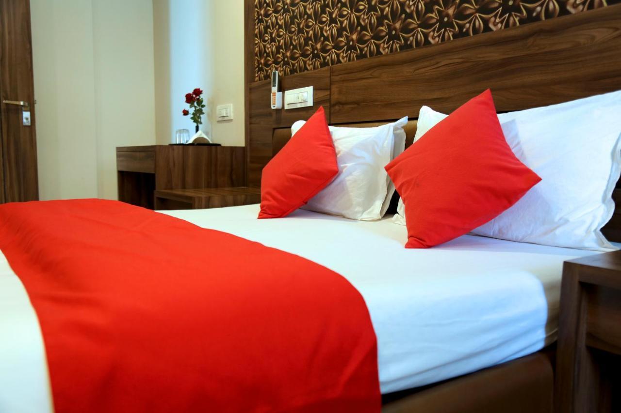 Hotel Sea Shore Navi Mumbai Exteriör bild