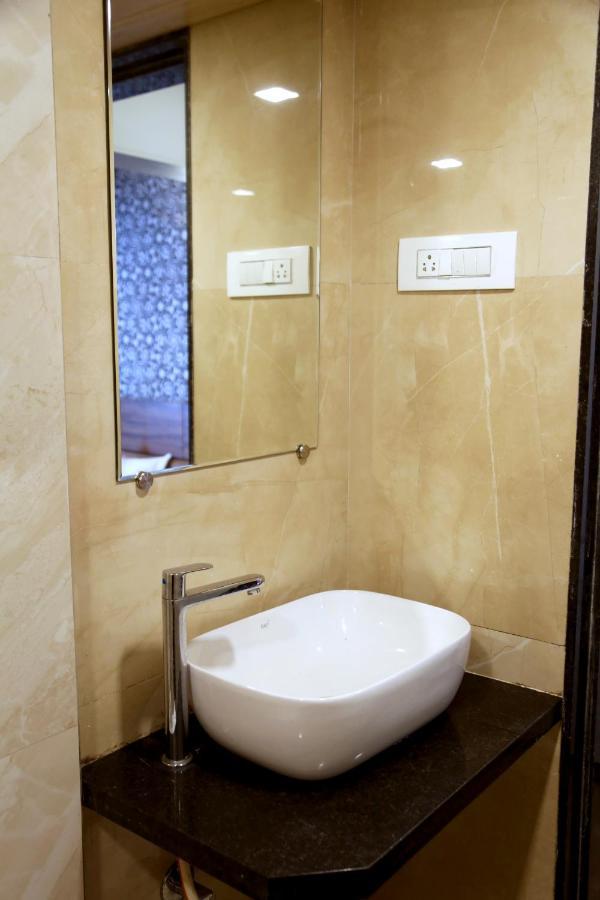 Hotel Sea Shore Navi Mumbai Exteriör bild