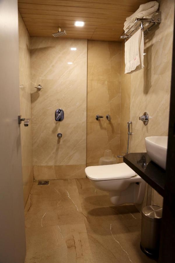 Hotel Sea Shore Navi Mumbai Exteriör bild