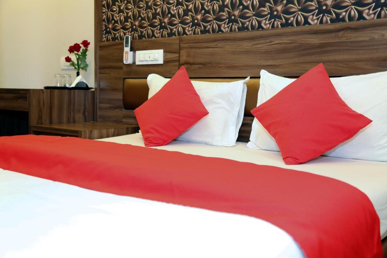Hotel Sea Shore Navi Mumbai Exteriör bild